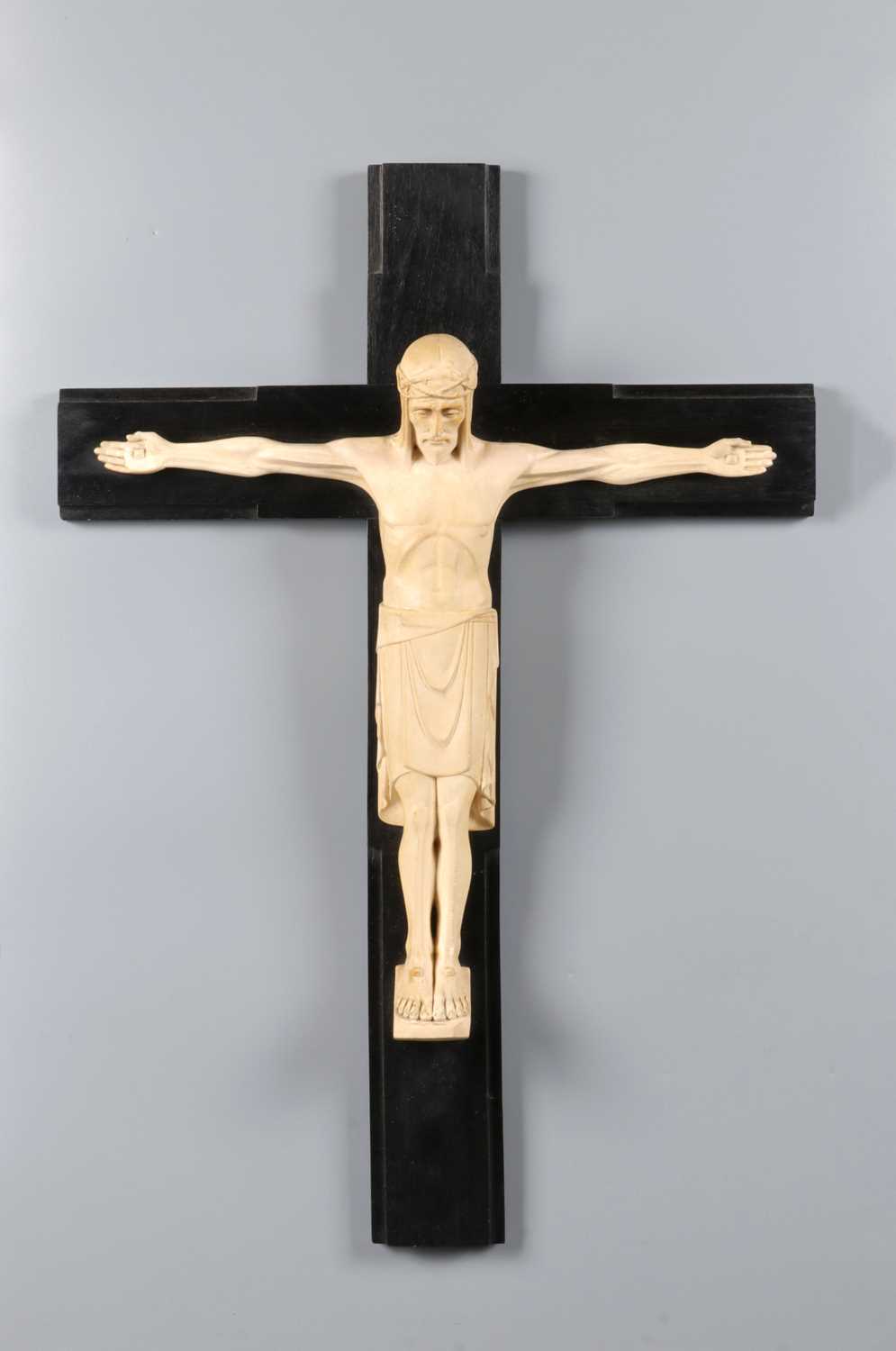 Lot 130 - Art Deco Ceramic Corpus Christi on Lacquered Wooden Cross