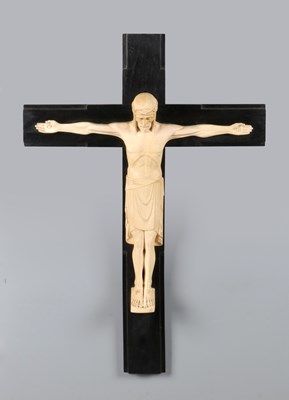 Lot 130 - Art Deco Ceramic Corpus Christi on Lacquered Wooden Cross