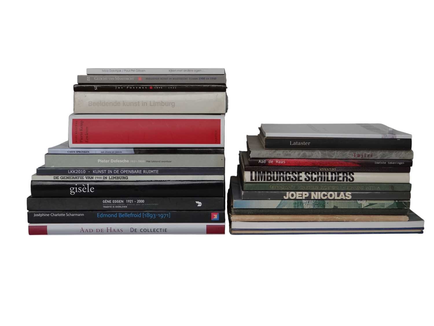 Lot 51 - Limburgse kunst (en omgeving) - Lot met 30 boeken en publicaties