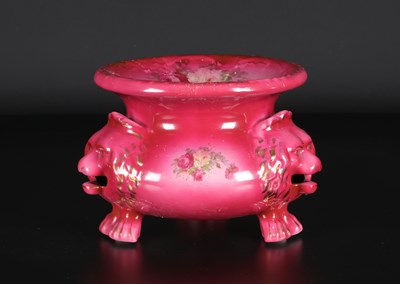 Lot 25 - Kwispedoor met leeuwenkoppen, Petrus Regout, Maastricht
