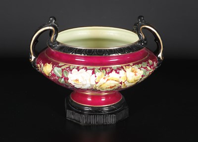 Lot 38 - Grote cachepot met rozen, Société Céramique