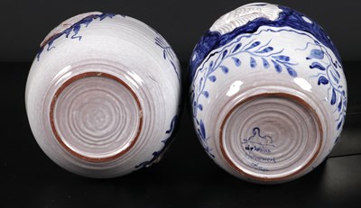 Lot 46 - Twee vazen met plastische voorstelling, Wim Visser, De Sphinx