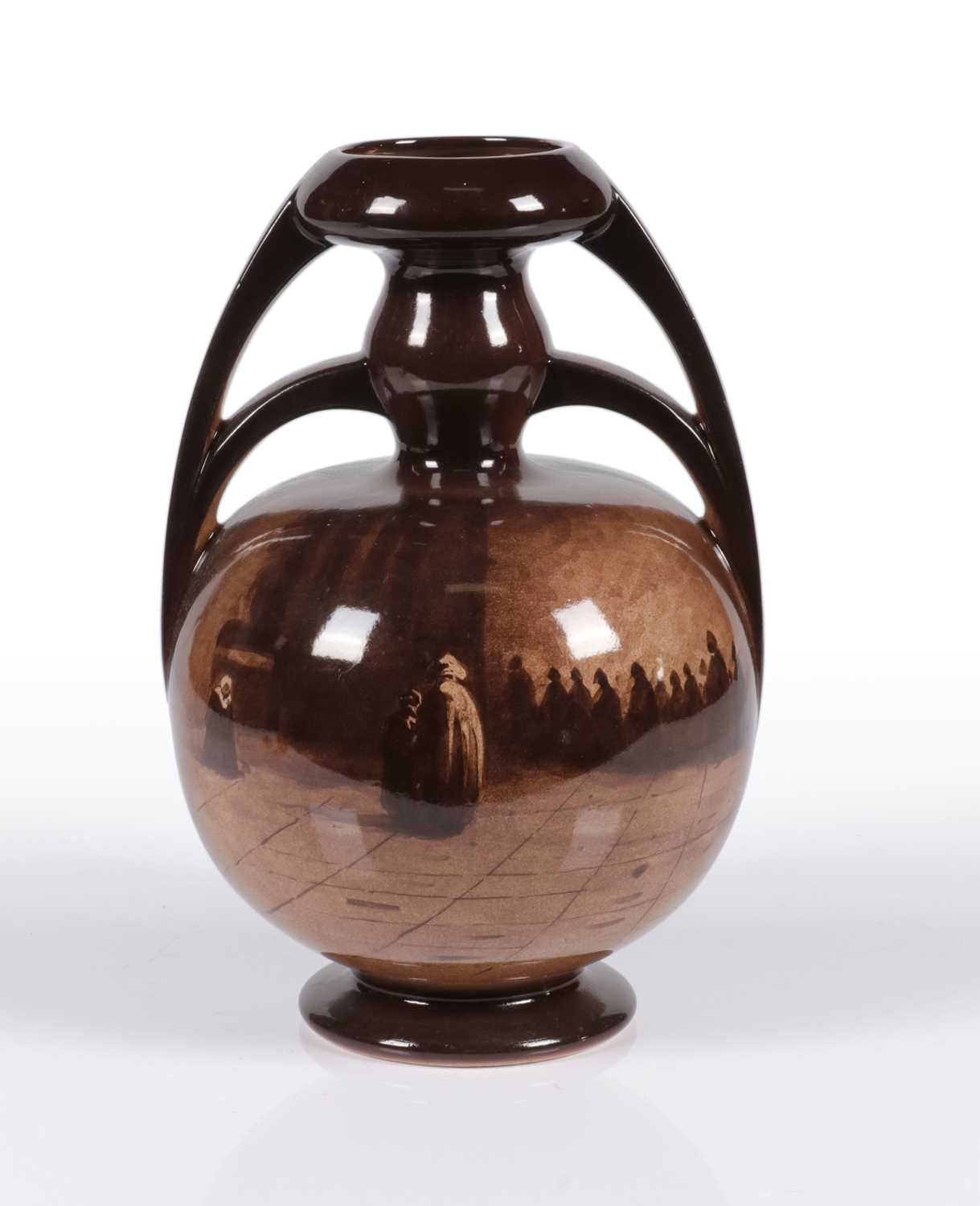 Lot 58 - Vaas met figuren in een kerkinterieur, Henri Breetvelt, Société Céramique