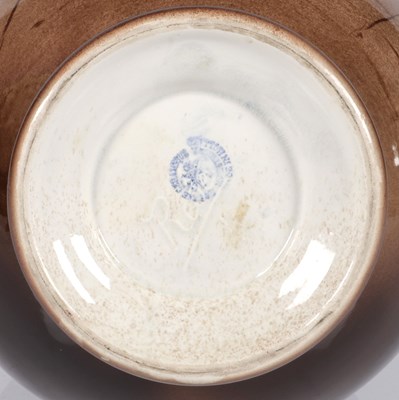 Lot 58 - Vaas met figuren in een kerkinterieur, Henri Breetvelt, Société Céramique