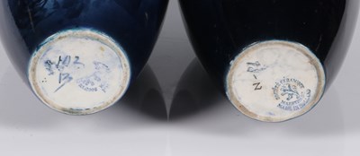 Lot 60 - Twee vazen met mannelijke portretten, Henri Breetvelt, Société Céramique