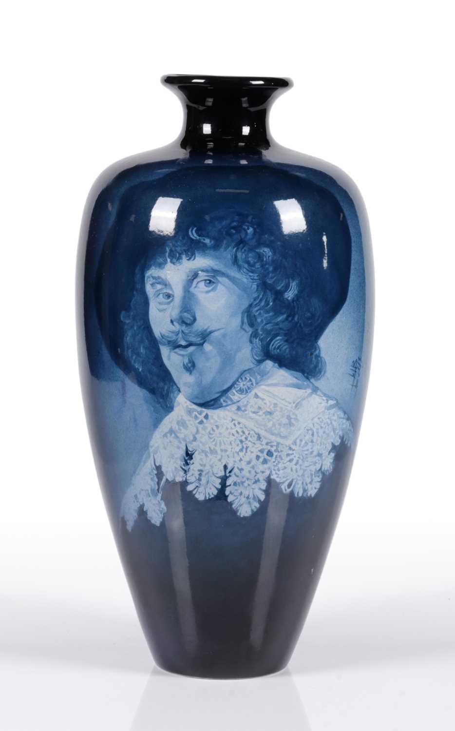Lot 62 - Siervaas met portret naar Frans Hals, Henri Breetvelt, Société Céramique