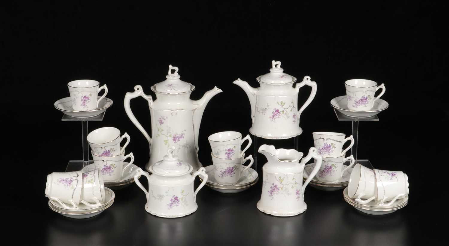 Lot 94 - 28-delig servies, model ‘Esthetic’, Société Céramique