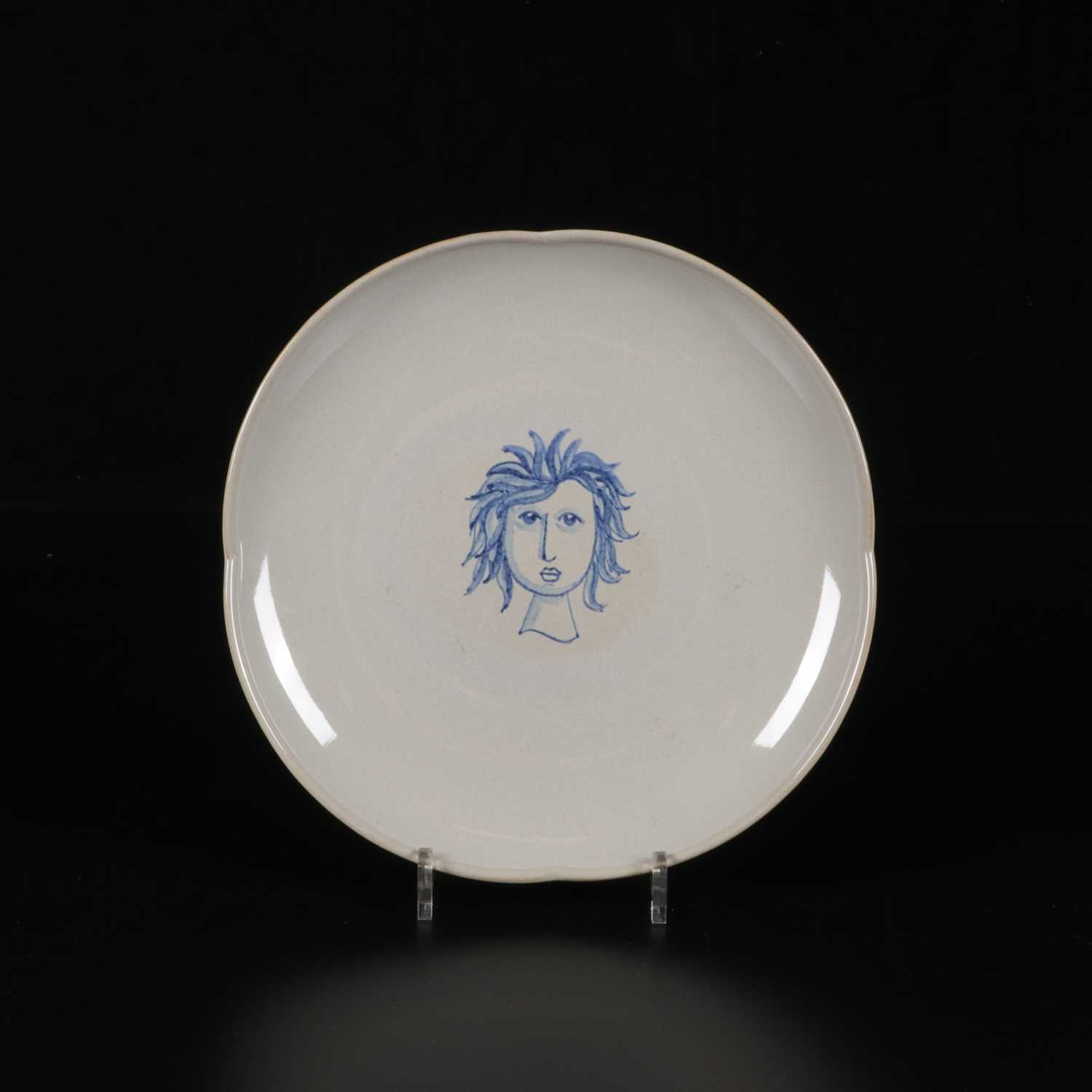 Lot 530 - Wandbord met vrouwenportret, Mosa Select.