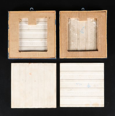 Lot 434 - Vier tegels, Société Céramique