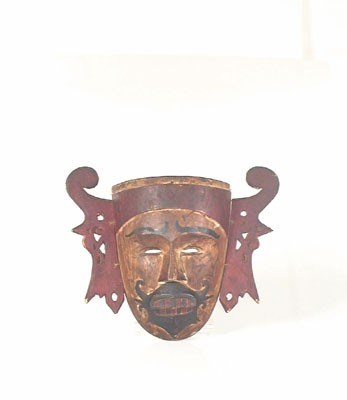 Lot 3169 - Indonesië, polychroom houten masker