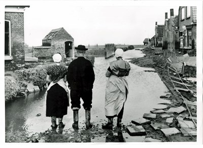 Lot 41 - Fotografie - Watersnoodramp 1953, Kruiningen, persfoto United Press