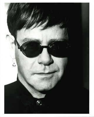 Lot 25 - Fotografie - James E. Schafer - Elton John