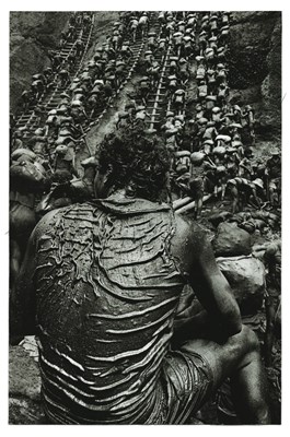 Lot 30 - Fotografie - Sebastião Salgado - Serra Pelada Brasil 1986