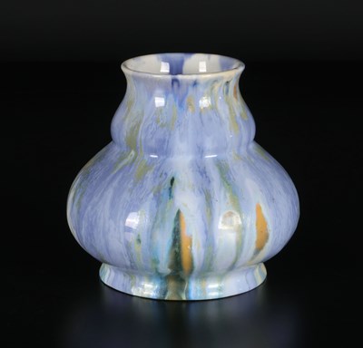 Lot 560 - Vaasje met luster glazuur, Henri Verstijnen, Société Céramique.