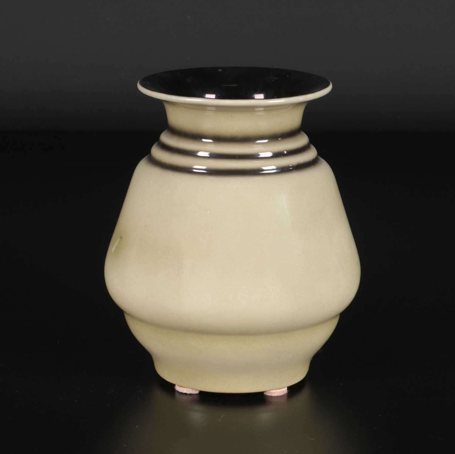 Lot 563 - Vaas, Mosa Maastricht.