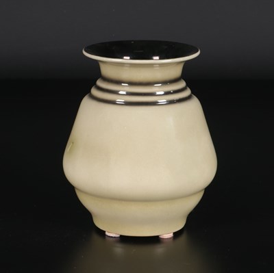Lot 563 - Vaas, Mosa Maastricht.