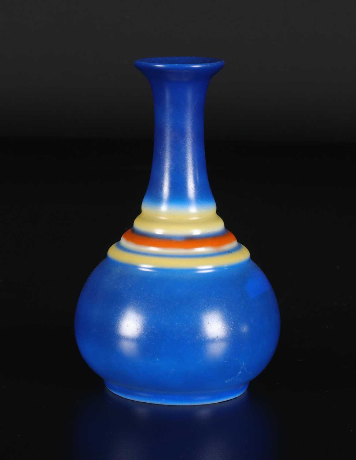 Lot 566 - Vaas met smalle hals, Mosa Maastricht.