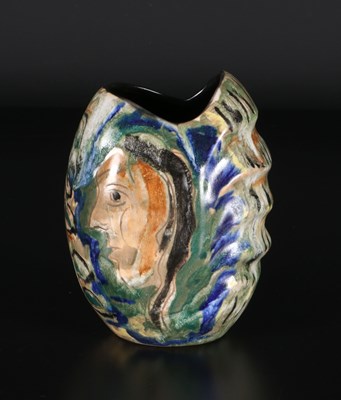 Lot 524 - Design vaas met gezichten, Wim Visser.