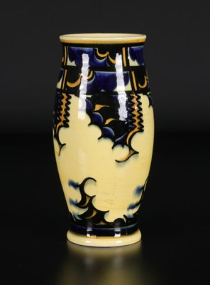 Lot 568 - Vaas, decor ‘Leros’, ontwerp Willem Rozendaal, De Sphinx.