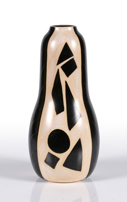 Lot 586 - Vaas met geometrisch decor, Wim Visser, De Sphinx.