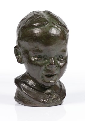 Lot 602 - Keramisch kinderportret - Charles Vos (toegeschreven).
