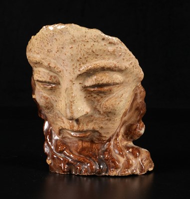 Lot 624 - Sculptuur met mediterend figuur, Renald Ratz (1900-1979).