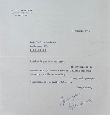 Lot 222 - Autografen - Album met 35 originele handtekeningen van Nederlandse prominenten uit de Cultuursector