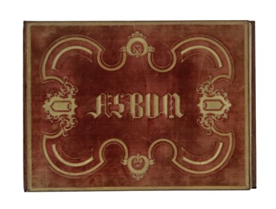 Lot 219 - Boekband - Roodfluwelen fotoalbum met goudstempeling, ca. 1880.