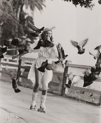 Lot 66 - Fotografie - Publiciteitsfoto Xanadu met Olivia Newton-John, Universal Pictures, 1980