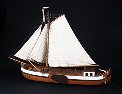 Lot 58 - Fraai handgemaakt houten model van een ‘Hasselter Turf Aak’