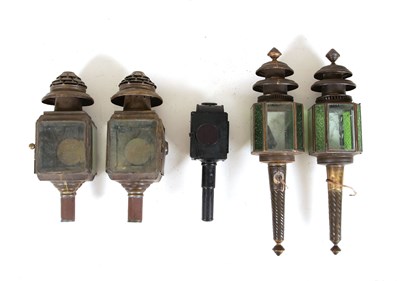 Lot 84 - Diverse antieke koetslampen, voor Landauer en Coupé rijtuig.