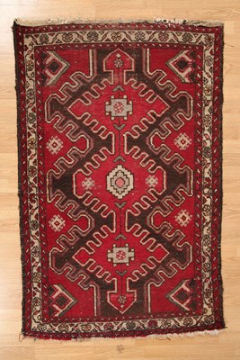 Lot 151 - Antiek handgeknoopt Perzisch tapijt