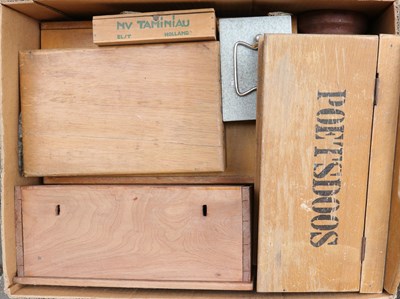 Lot 343 - Koop houten dozen in 1 doos