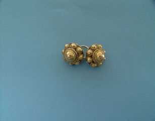 Lot 1071 - Paar antieke gouden Zeeuwse keelknopen