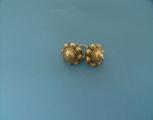 Lot 1071 - Paar antieke gouden Zeeuwse keelknopen