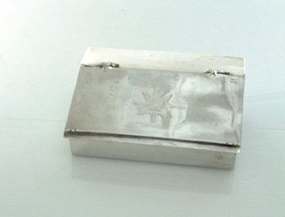 Lot 1502 - Zilveren miniatuur tafellezenaar