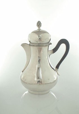 Lot 1520 - Zilveren koffiekan