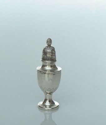 Lot 1540 - Zilveren Lodewijk-XVI suikerstrooier