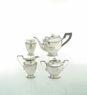 Lot 1542 - Vierdelig zilveren theeservies