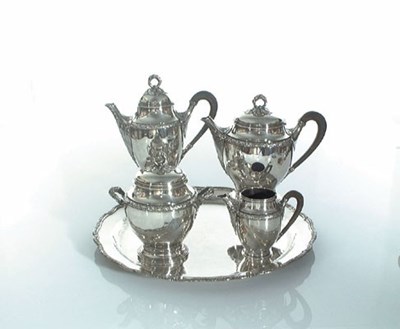 Lot 1669 - Zilveren koffie- en theeservies op blad