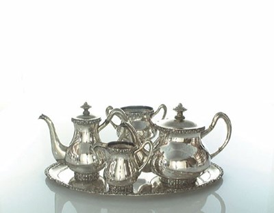 Lot 1679 - Zilveren koffie- en theeservies op blad