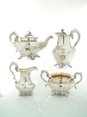 Lot 1708 - Vierdelig zilveren koffie en theeservies