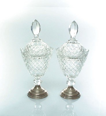 Lot 1774 - Twee kristallen gembercoupes
