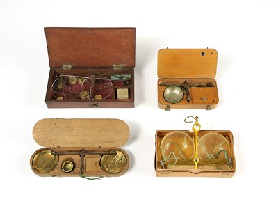 Lot 179 - A Lot of 4 Balance Scales, 19th century.