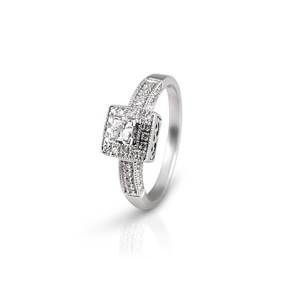 Lot 9 - White Gold Ring with Diamonds