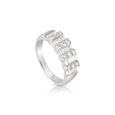 Lot 21 - White Gold and Diamond Ring