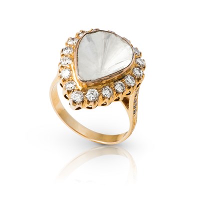 Lot 536 - 18K Gold Diamond Ring