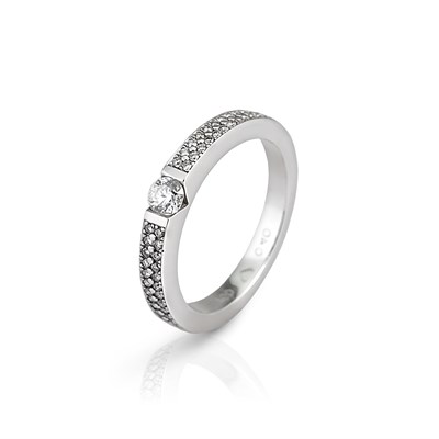 Lot 47 - White Gold Eternity Ring with Diamonds