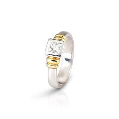 Lot 55 - Gold Ring with Princess Cut Diamond