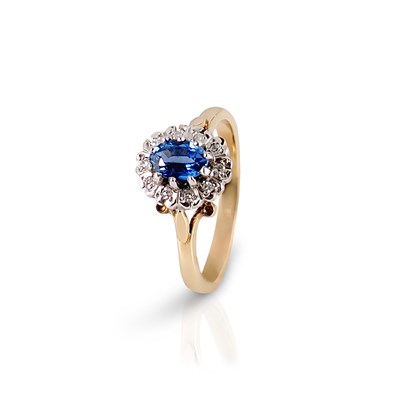 Lot 83 - Gold Ring with Blue Sapphire and Rosette of Diamonds